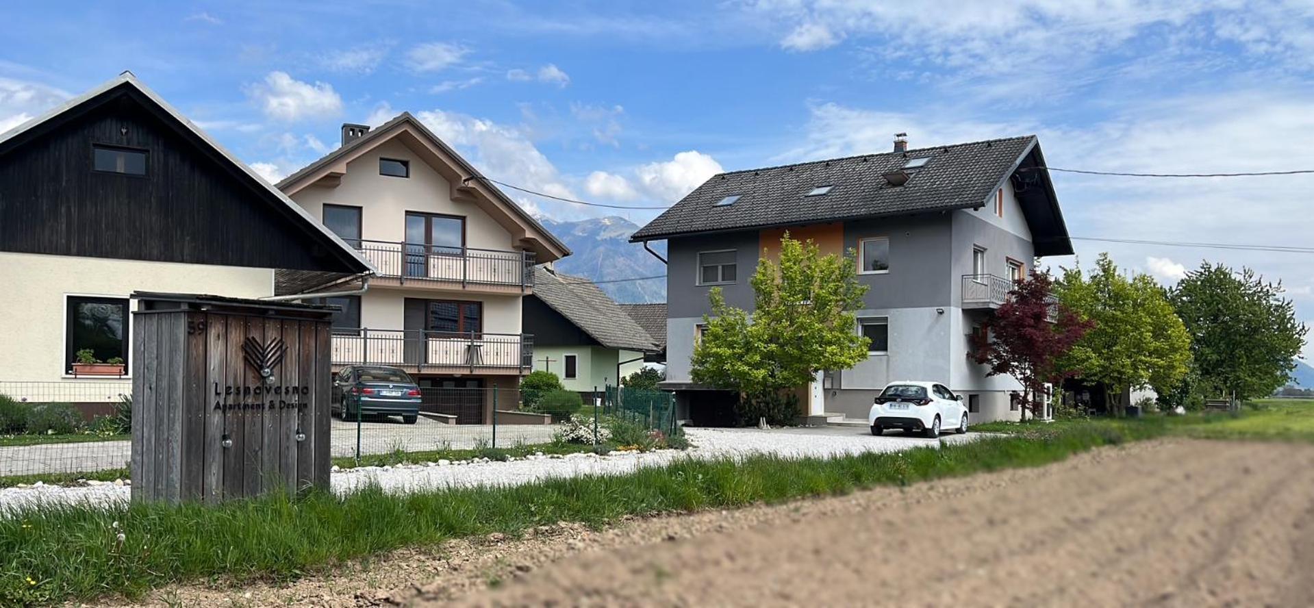 Lesnavesna Designer Apartment With A Garden Visoko  エクステリア 写真